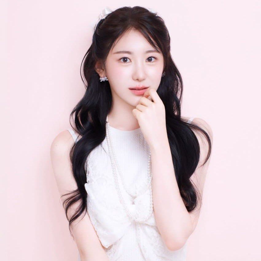 Recent activity shot of Lee Chaeyeon