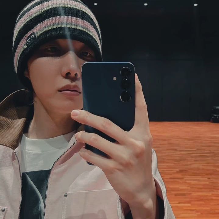 Foto terbaru j-hope (BTS)