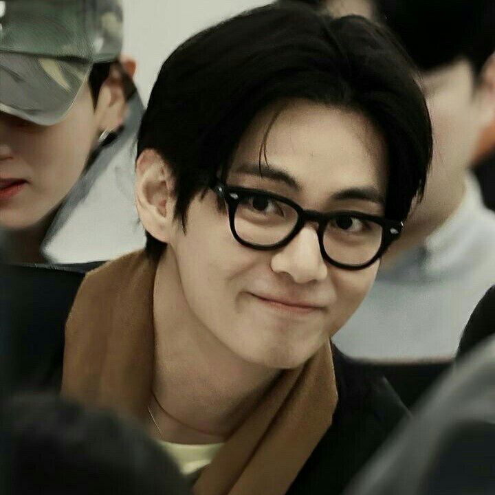 V (BTS)の舞台裏ショット