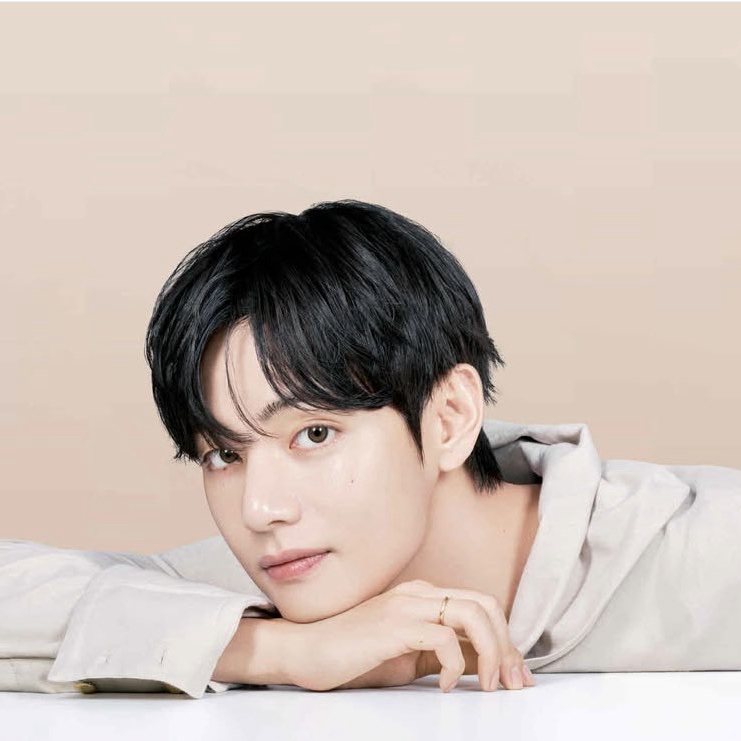 뷔 (방탄소년단) 최근 활동샷