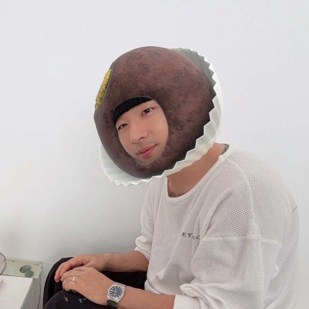 Recent activity shot of Taeyang (BIGBANG)