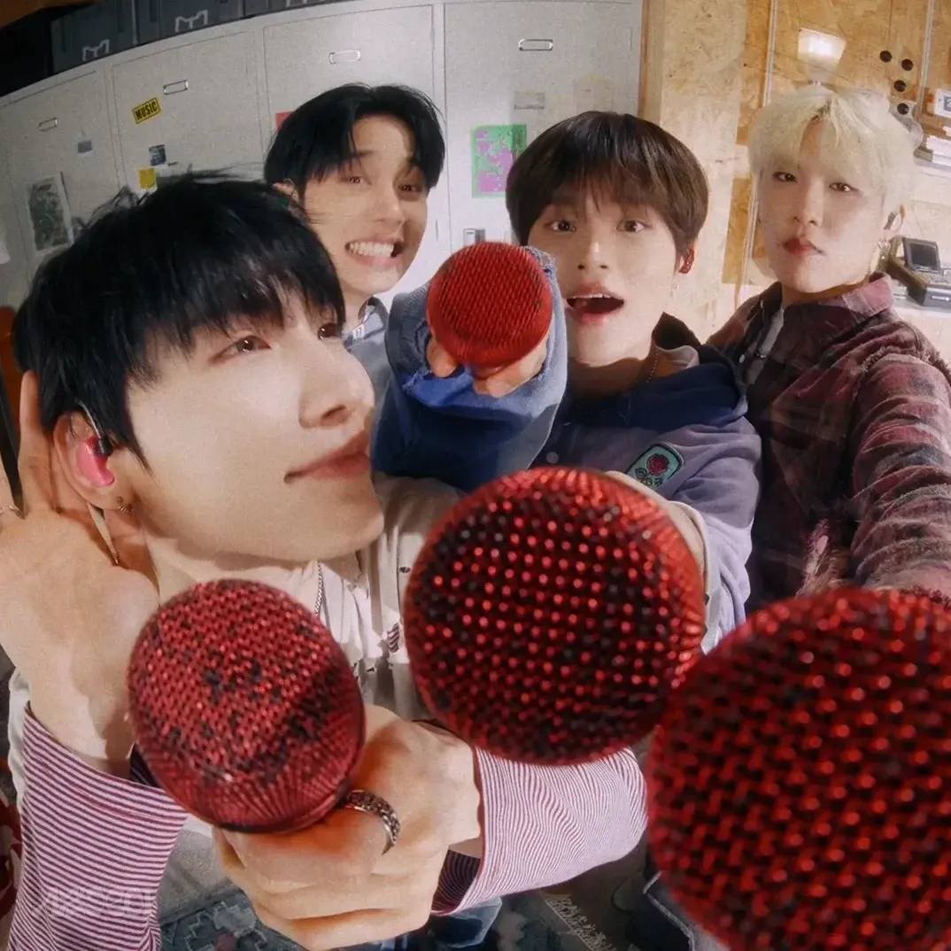 A moment captured by AB6IX's fan