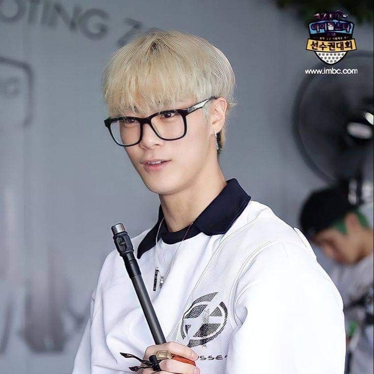 Behind-the-scenes cut of Moonbin (ASTRO)