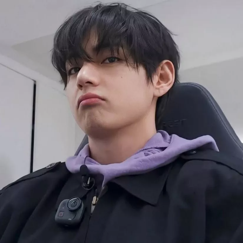 뷔 (방탄소년단) 최근 활동샷