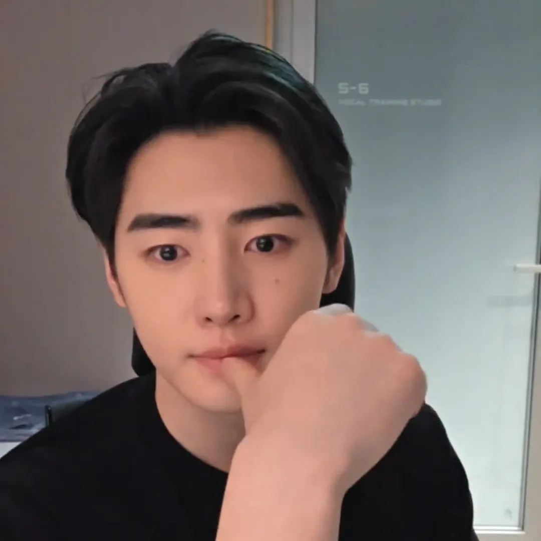 成訓 (ENHYPEN)的最新活動照片