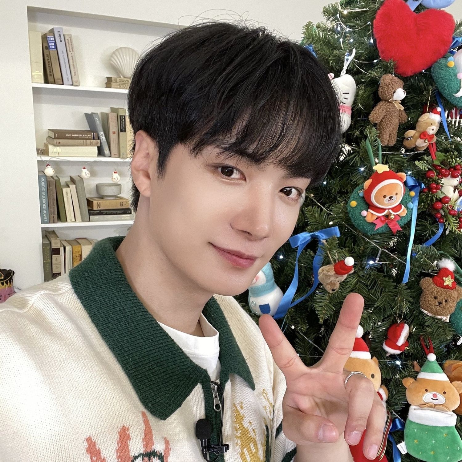 Behind-the-scenes cut of Kim Jonghyeon