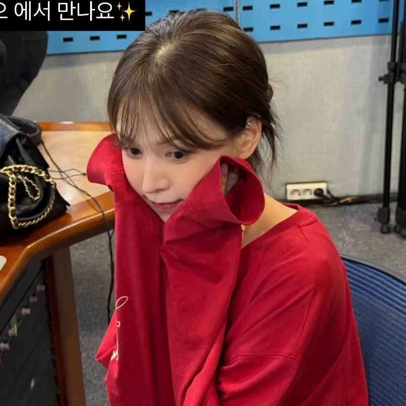 Behind-the-scenes cut of Wendy (Red Velvet)