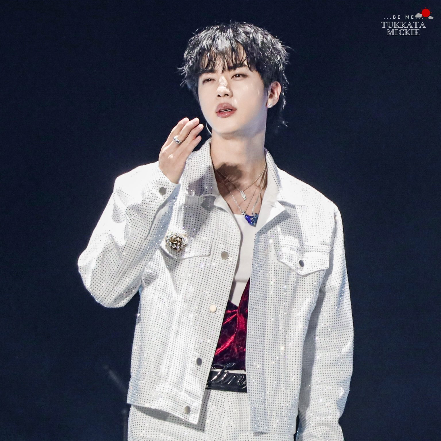 진 (방탄소년단)의 비하인드 컷