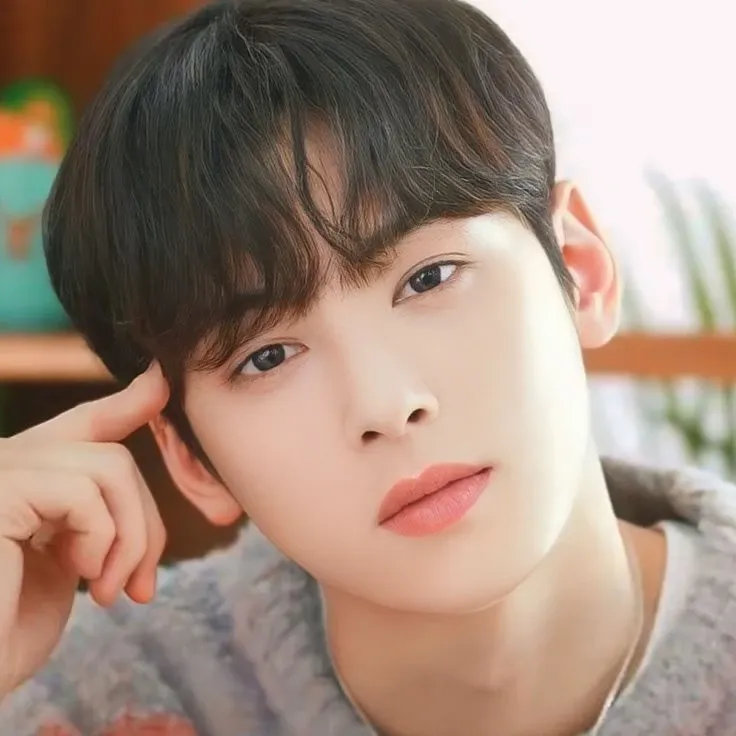 Latest photo of Eunwoo (ASTRO)