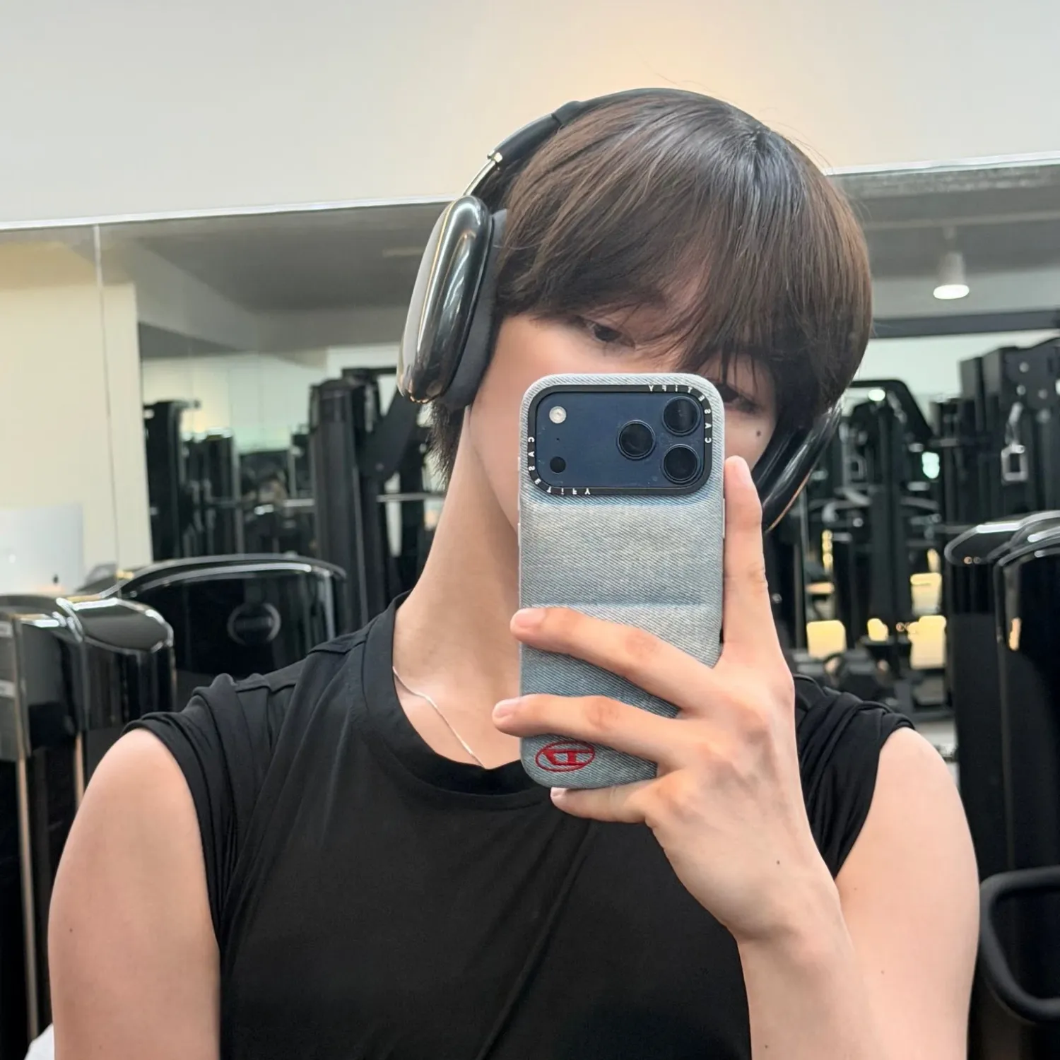 Behind-the-scenes cut of Steven (AHOF)