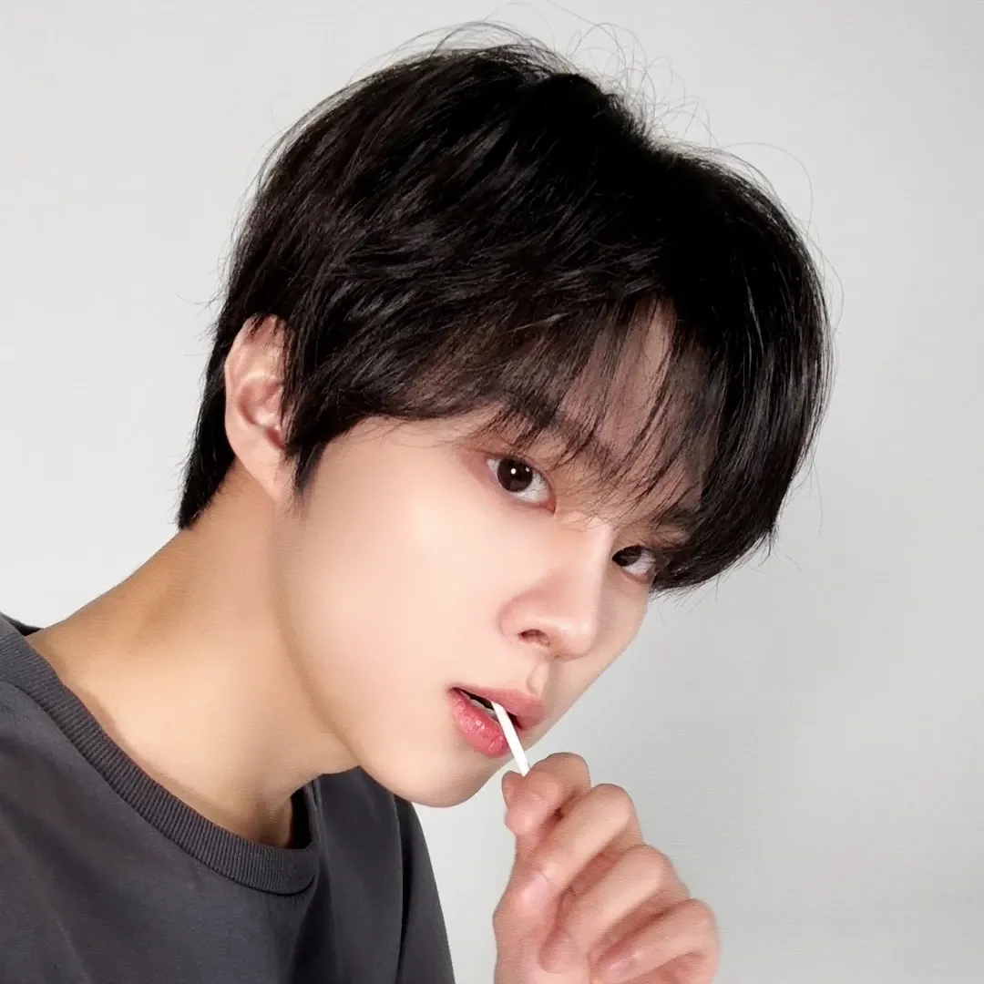 김우석의 비하인드 컷