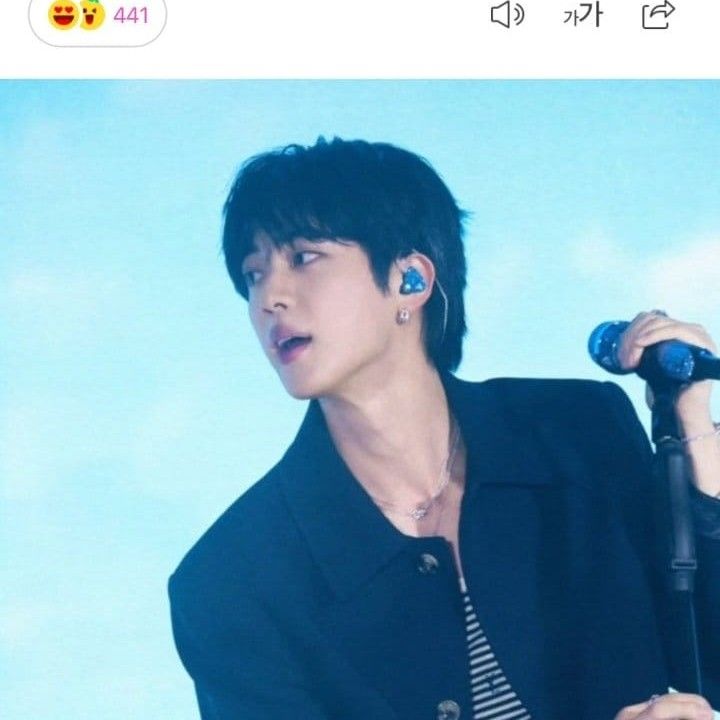 Momen yang diabadikan oleh penggemar Jin (BTS)