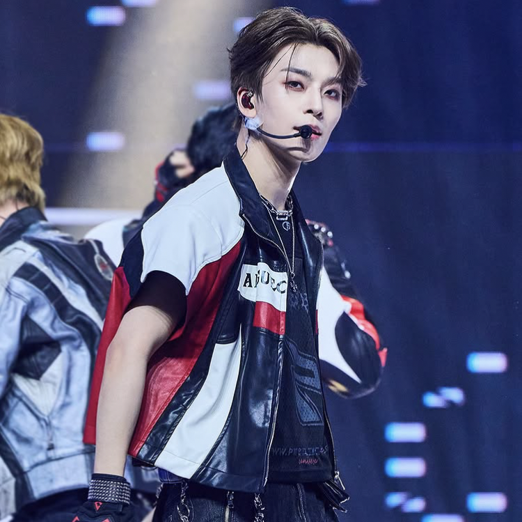 A moment captured by He Xinlong (ALPHA DRIVE ONE)'s fan