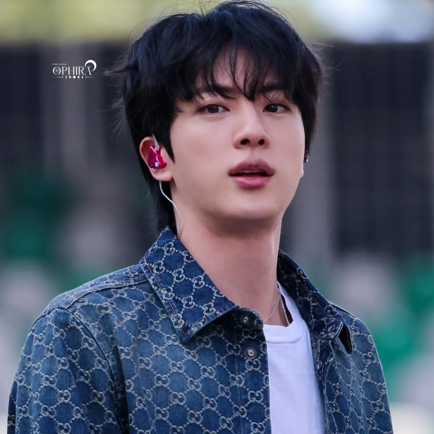 진 (방탄소년단)의 비하인드 컷