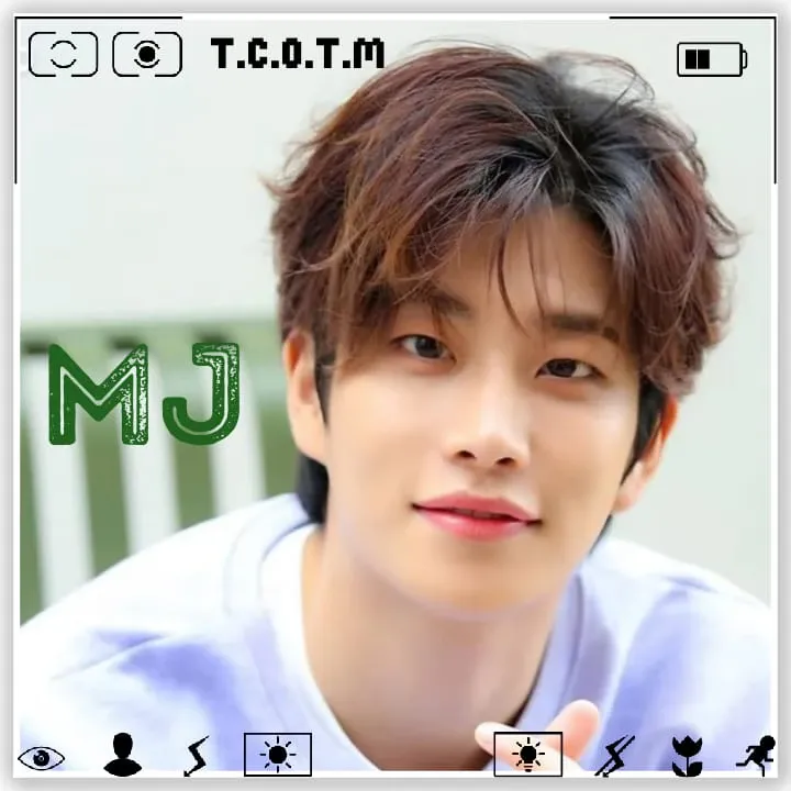 A moment captured by MJ (ASTRO)'s fan