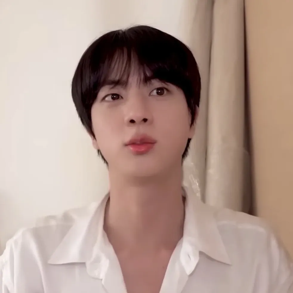 진 (방탄소년단)의 최신 사진