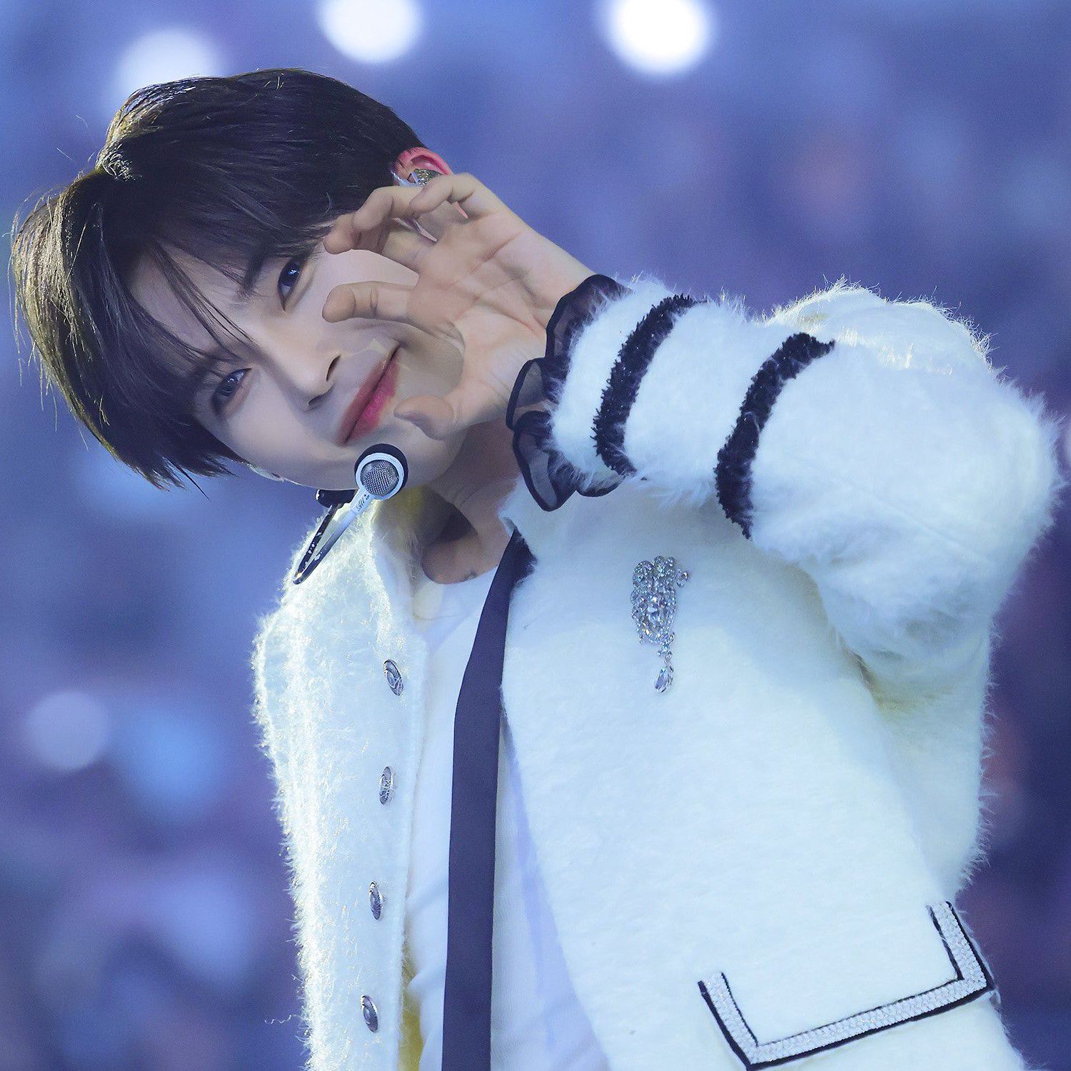 Recent activity shot of Sung Hanbin (ZEROBASEONE)