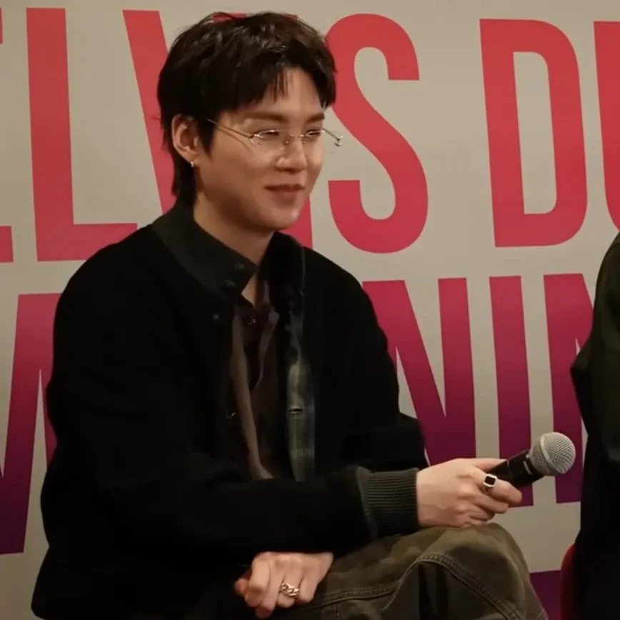 Potret di balik layar SUGA (BTS)