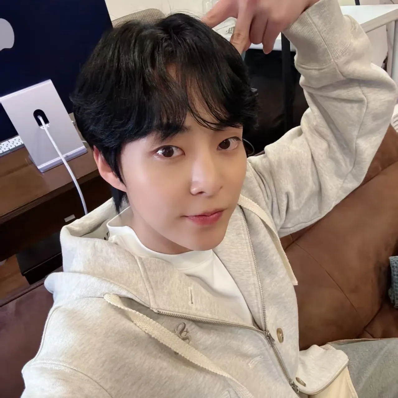 Behind-the-scenes cut of Xiumin (EXO)