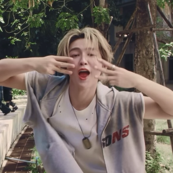 Behind-the-scenes cut of Heart (BUS)