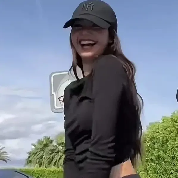 리사 (BLACKPINK) 최근 활동샷