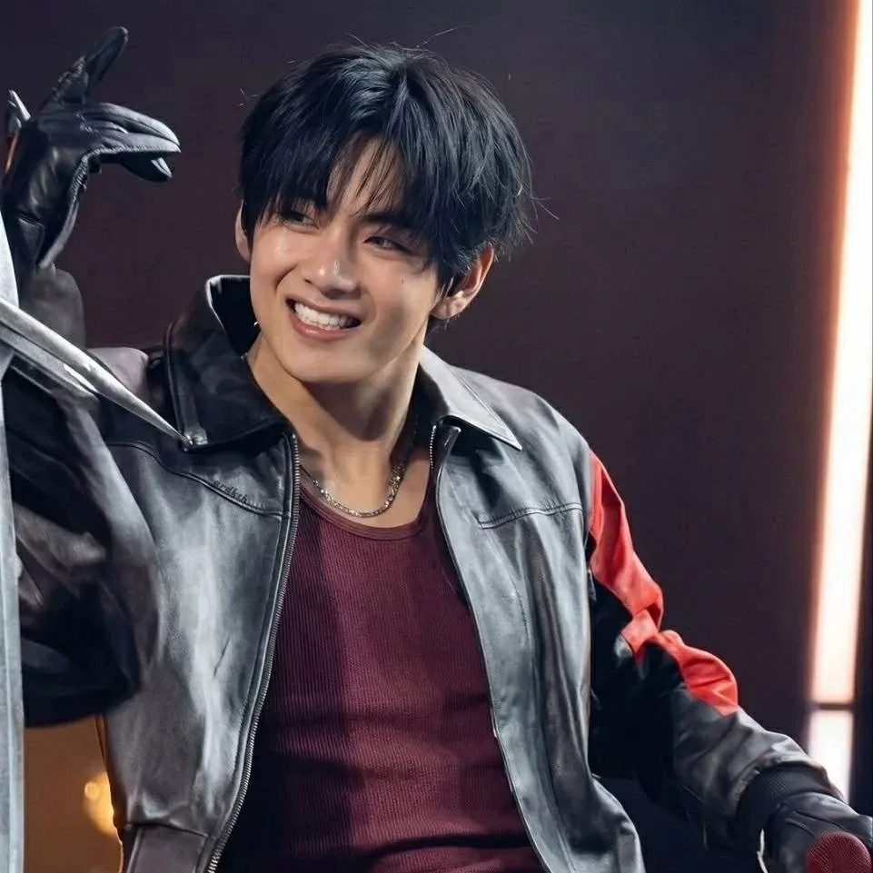 Latest photo of V (BTS)