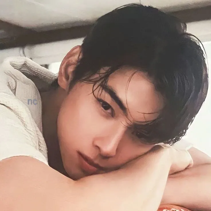 A moment captured by Eunwoo (ASTRO)'s fan