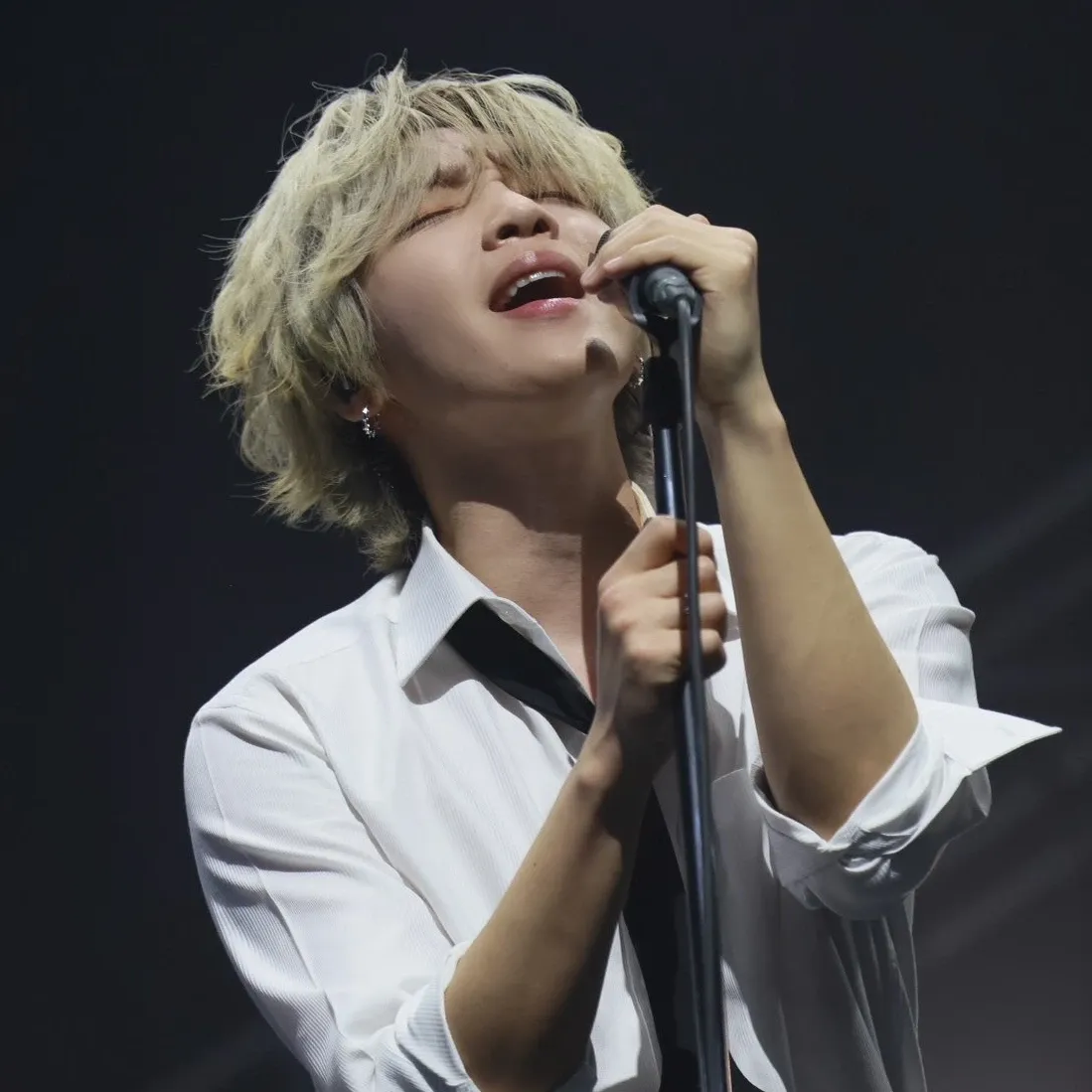 A moment captured by Jeong Sewoon's fan