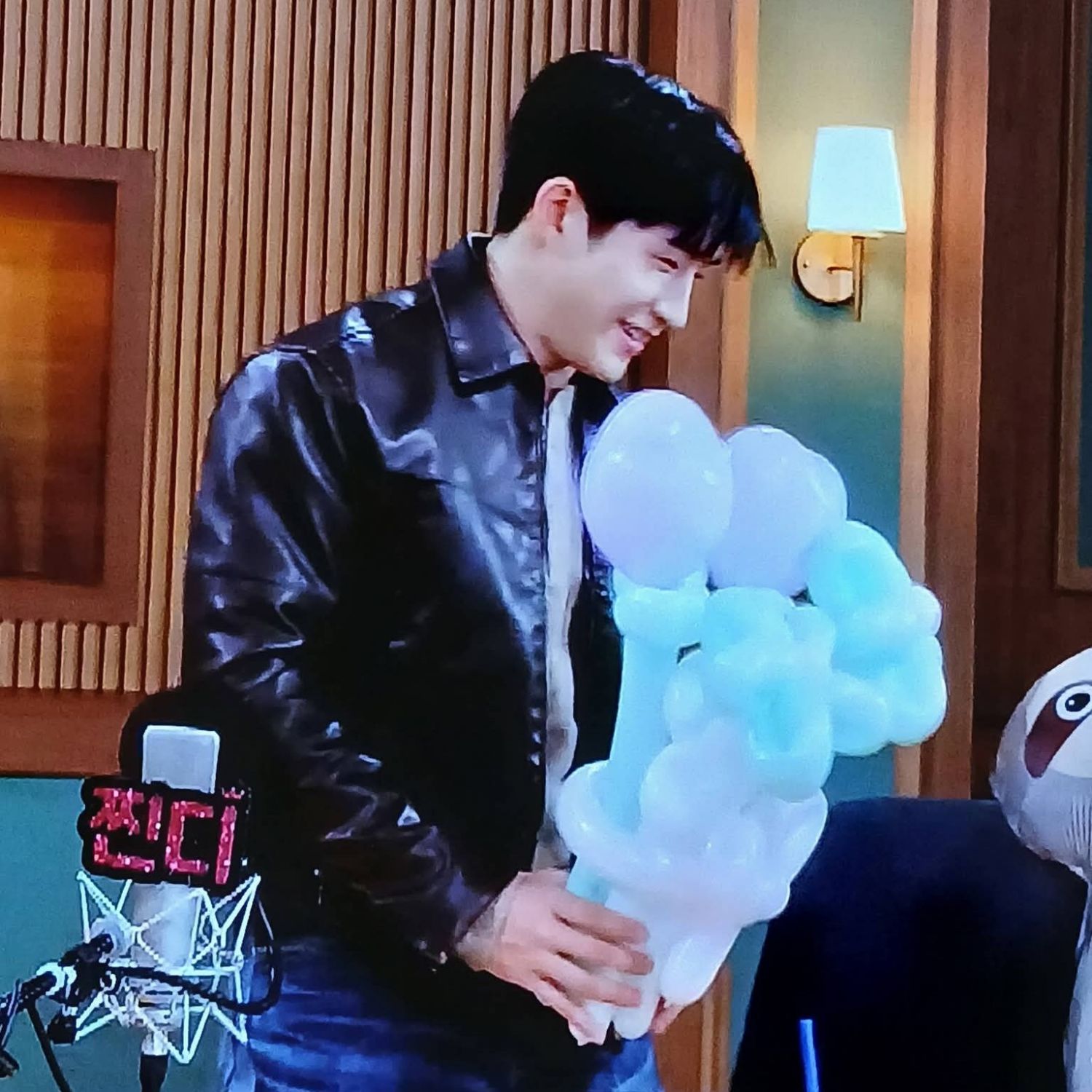 Latest photo of Jinjin (ASTRO)