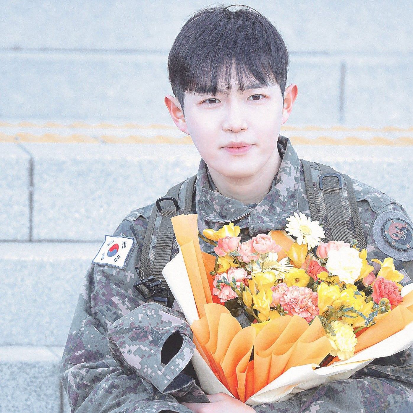 A moment captured by Kim Jaehwan's fan