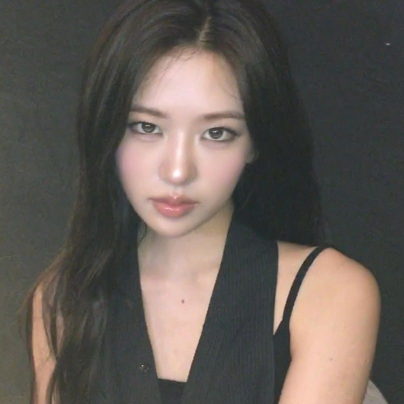 Behind-the-scenes cut of An Yujin (IVE)