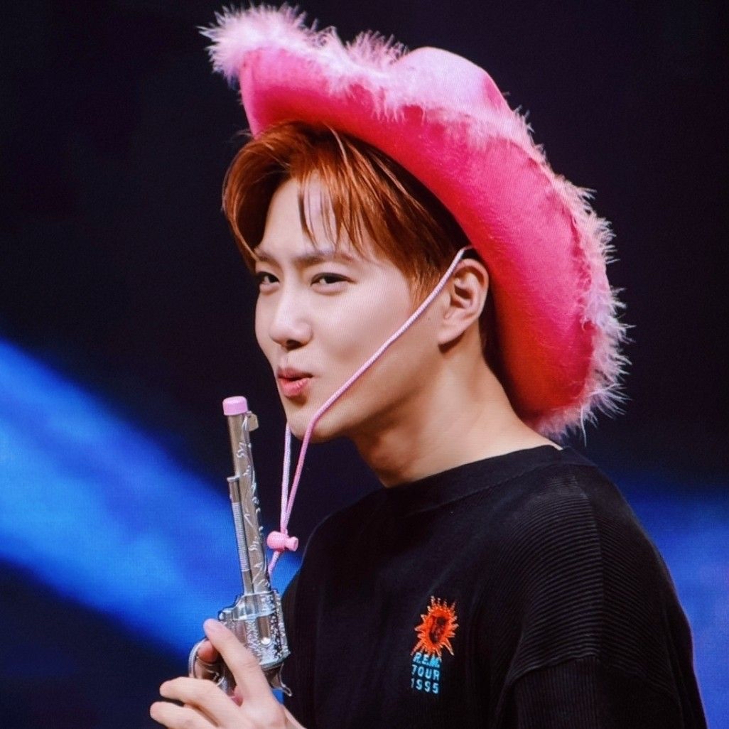 A moment captured by Suho (EXO)'s fan