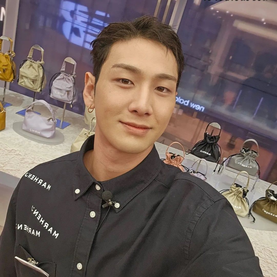 백호 최근 활동샷