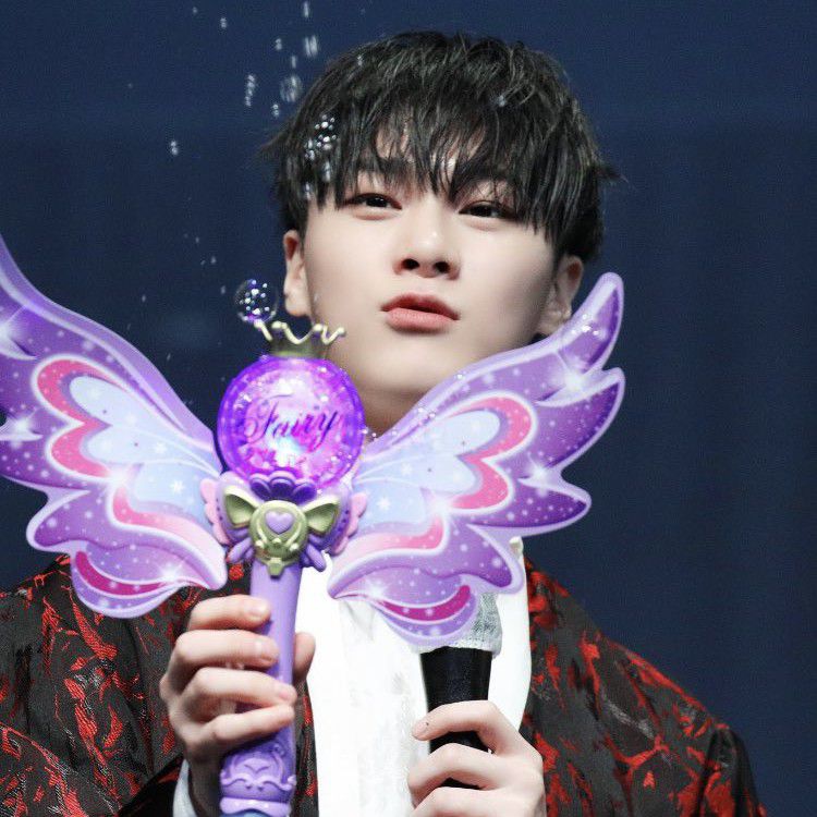 A moment captured by Moonbin (ASTRO)'s fan