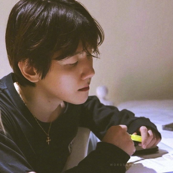 백현 (EXO)의 최신 사진