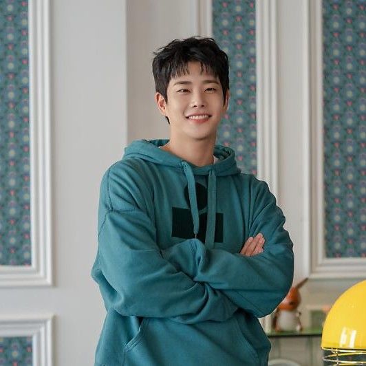 아스트로의 최신 사진