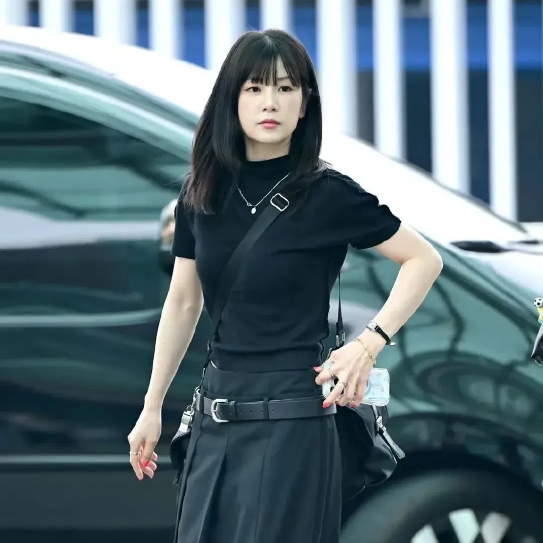 Behind-the-scenes cut of Park Chorong (Apink)