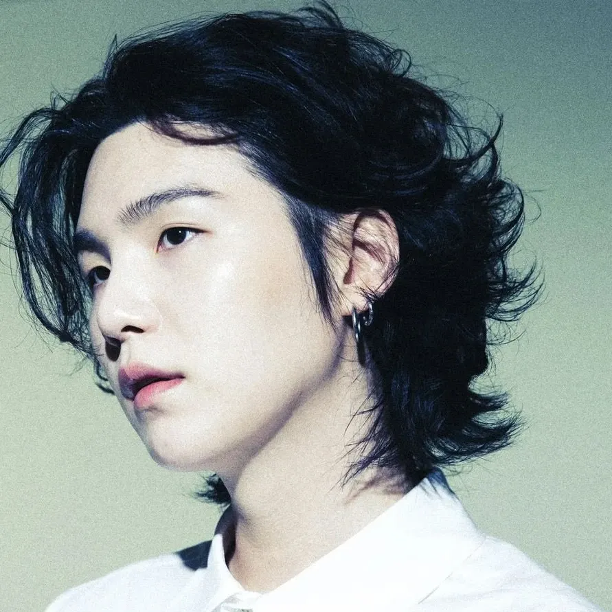 SUGA (防彈少年團)的最新照片