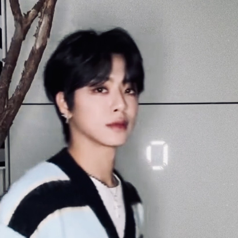 Latest photo of Chiwon (SEVENTOEIGHT)