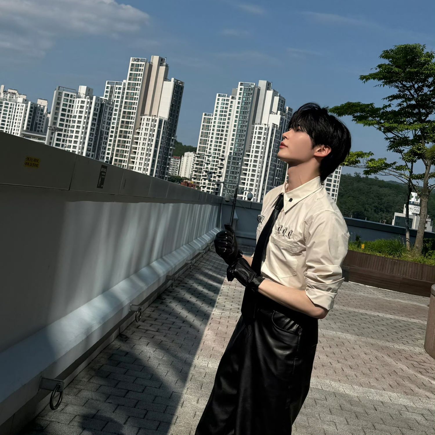 Behind-the-scenes cut of Sung Hanbin (ZEROBASEONE)