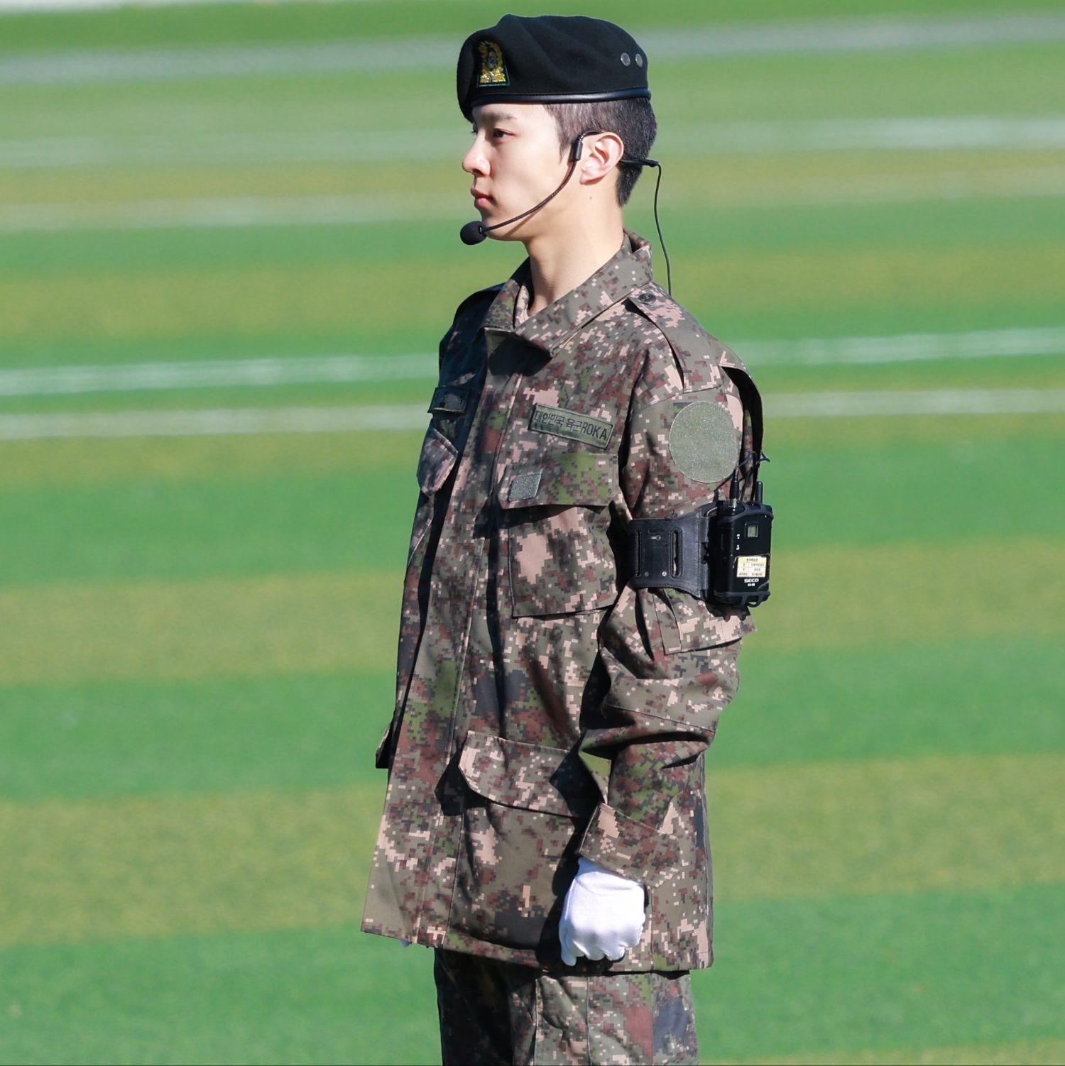 Behind-the-scenes cut of Kim Wooseok