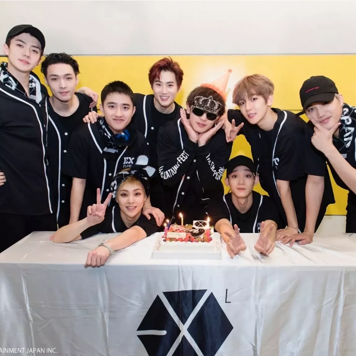 EXOの舞台裏ショット