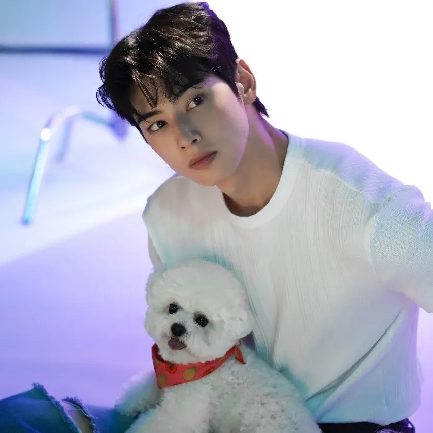 Latest photo of Eunwoo (ASTRO)