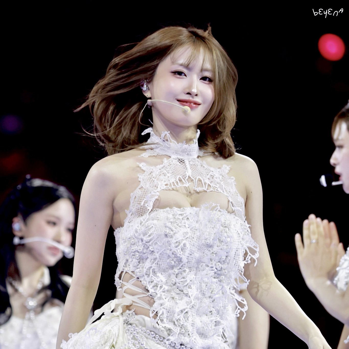 Momo (TWICE)的幕后花絮