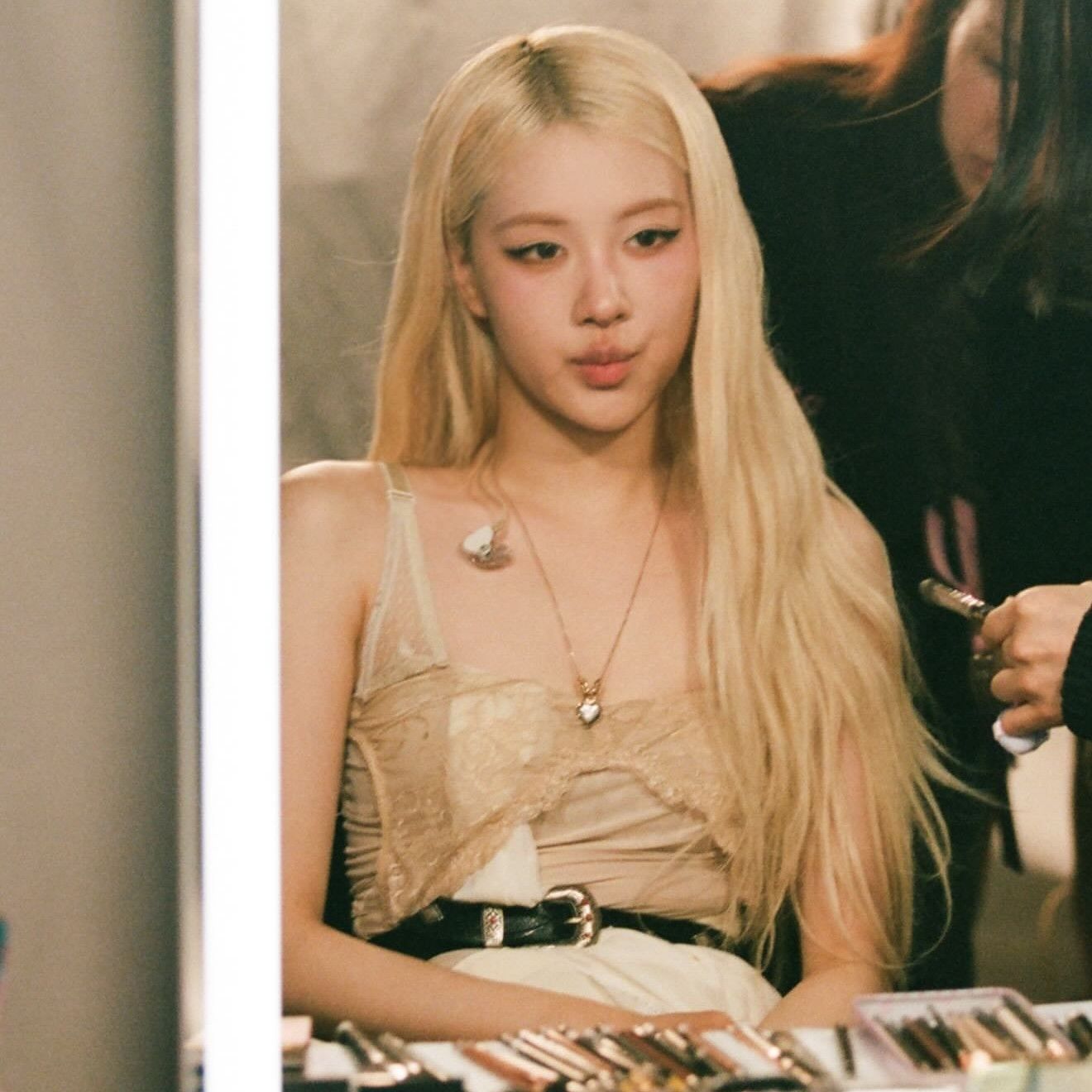 로제 (BLACKPINK)의 비하인드 컷