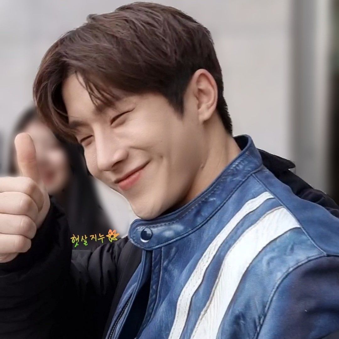 A moment captured by Jinjin (ASTRO)'s fan