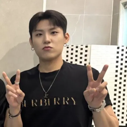 Behind-the-scenes cut of AB6IX