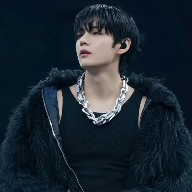 V (防弹少年团)粉丝拍下的瞬间