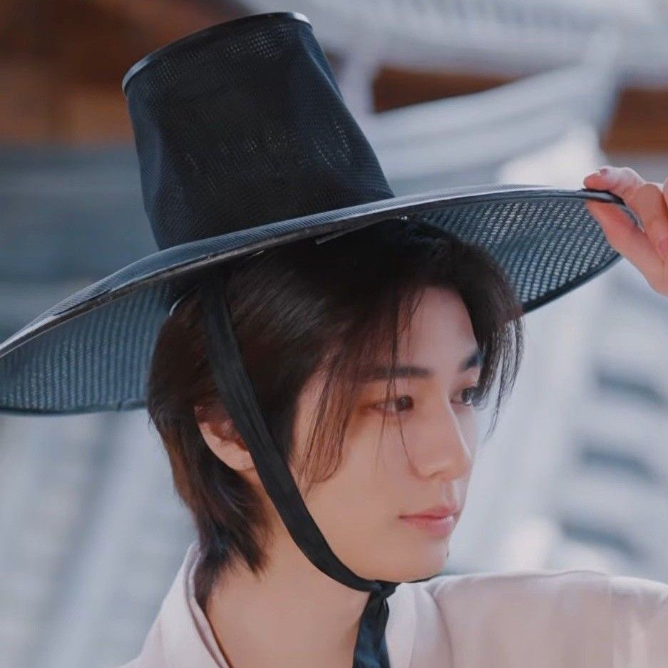 Recent activity shot of Leehan (BOYNEXTDOOR)