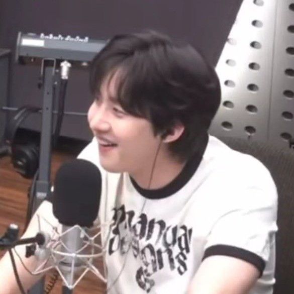 Recent activity shot of Hui (PENTAGON)